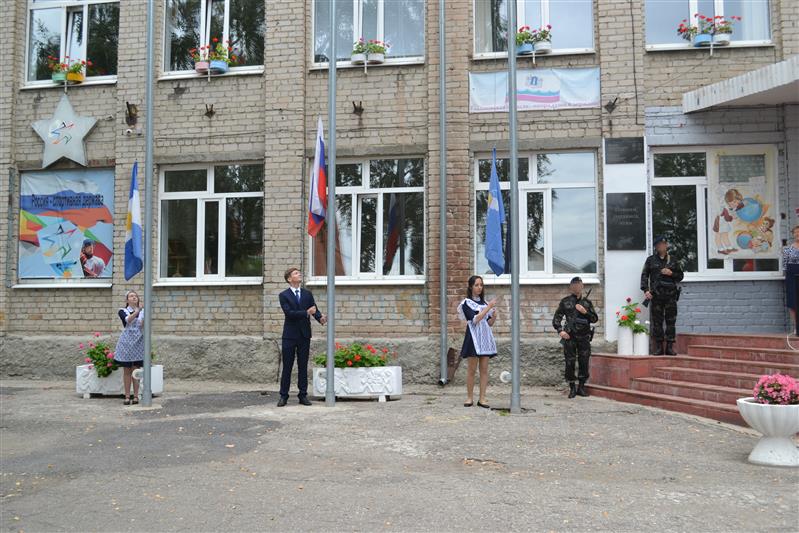 Приволжские росгвардейцы поздравили учащихся с Днём знаний