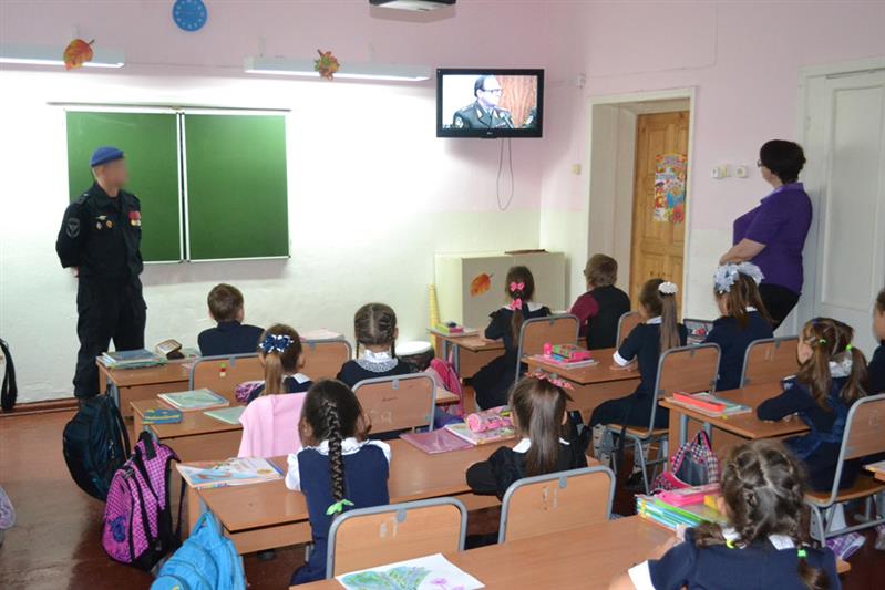  В Биробиджане росгвардейцы провели Урок мужества, посвященный Герою России генерал-полковнику Анатолию Романову