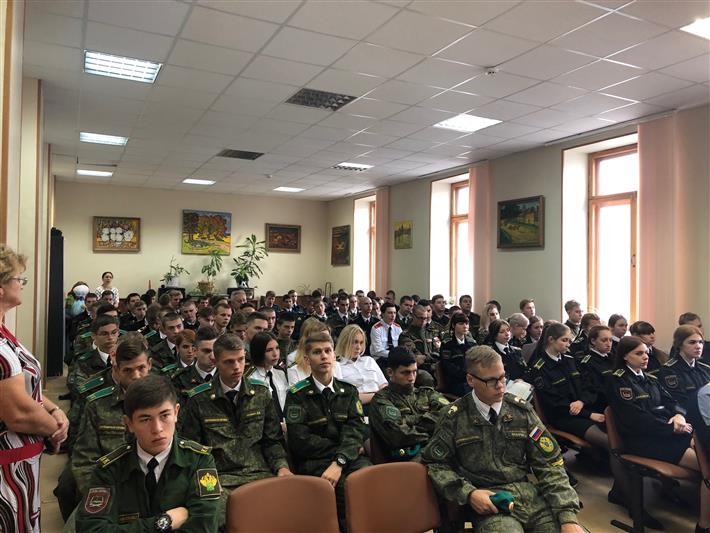 Росгвардейцы Центрального округа рассказали студентам о генерал-полковнике Анатолии Романове