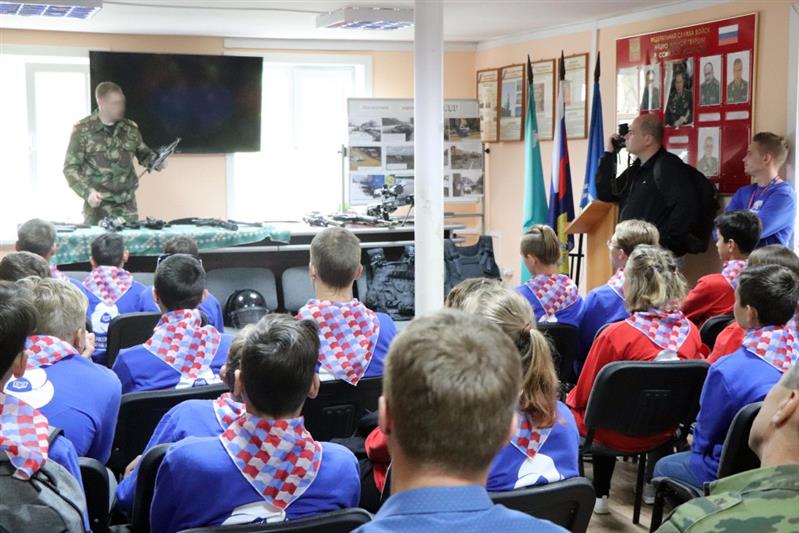 Росгвардейцы провели тематические встречи со школьниками на Камчатке и Сахалине