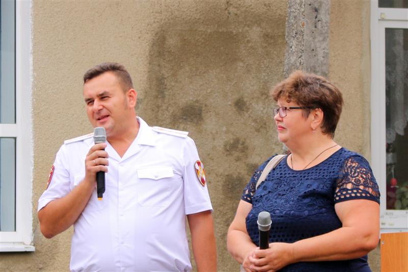 В Ставрополе сотрудники Росгвардии поздравили с Днем знаний  воспитанников коррекционного интерната