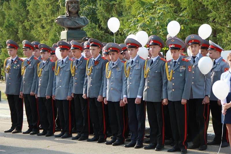 В Саратовской области росгвардейцы приняли участие в митинге, посвященном Дню солидарности в борьбе с терроризмом