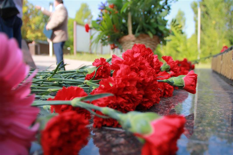 В Саратовской области росгвардейцы приняли участие в митинге, посвященном Дню солидарности в борьбе с терроризмом