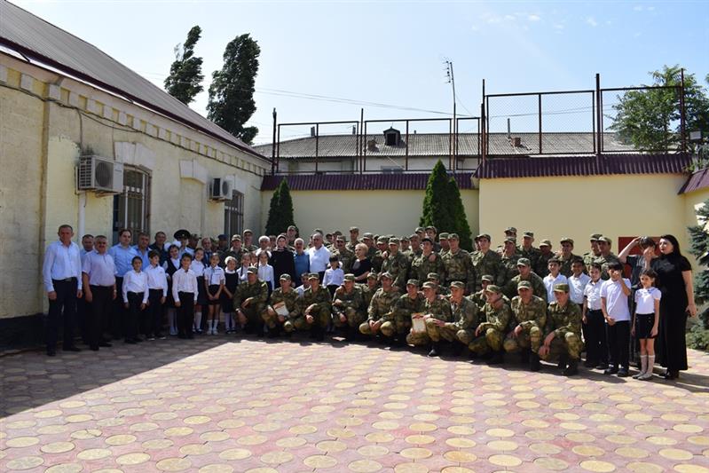 В Дагестане сотрудники ОМОН на транспорте отметили годовщину  образования отряда