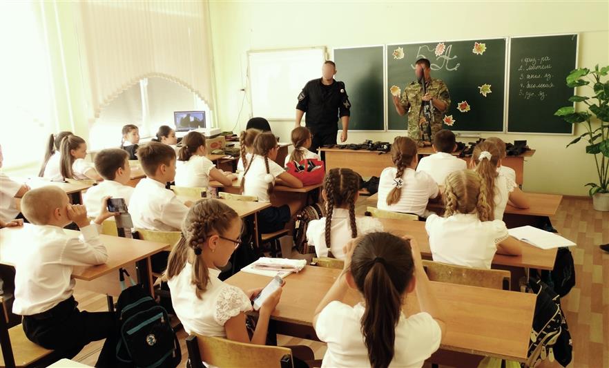 Росгвардейцы Южного округа, присоединившись к мероприятиям Дня солидарности в борьбе с терроризмом, почтили память жертв трагедии в Беслане (фото, видео)