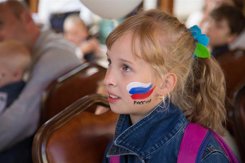 Многодетные семьи военнослужащих и сотрудников Центрального округа Росгвардии приняли участие в акции «Праздник дружбы на теплоходе» (фото)