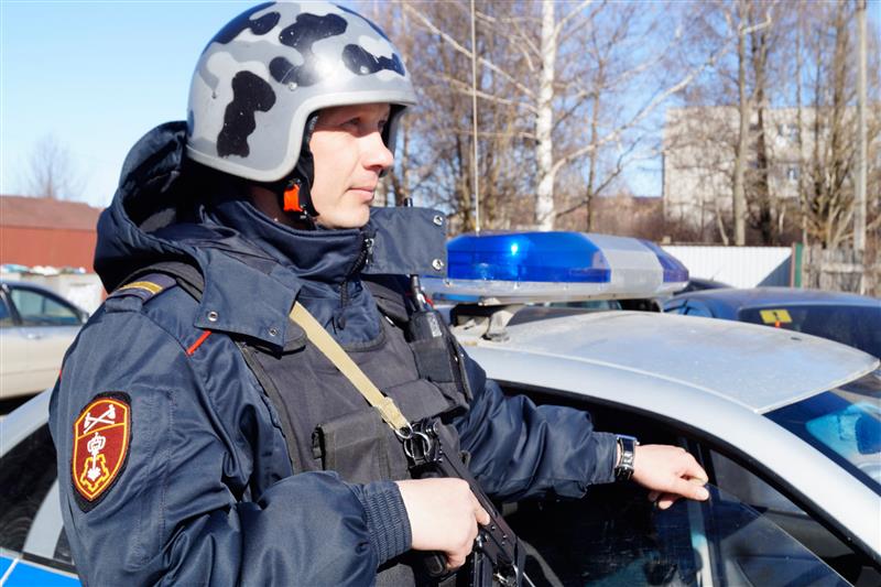 Приволжские росгвардейцы задержали подозреваемых в убийстве и грабежах, а также вернули подростку похищенный телефон