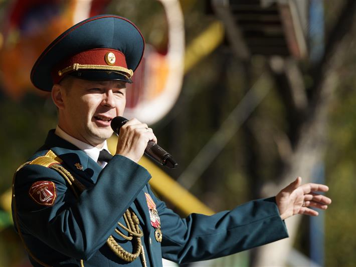 В рамках общероссийской акции Росгвардии «Вальс нашей молодости» в Новосибирске прошло торжество, посвященное Дню пожилого человека 