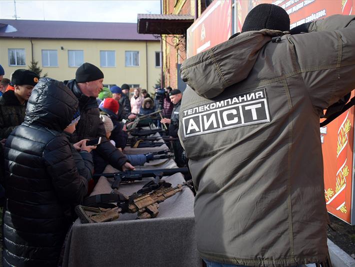 По случаю 25-летия отряда сотрудники иркутского транспортного ОМОН пригласили в гости школьников и журналистов (видео)