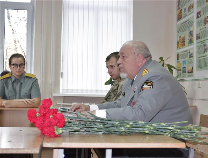 В Черкесске росгвардейцы провели мероприятие, посвященное Дню памяти погибших сотрудников правоохранительных структур