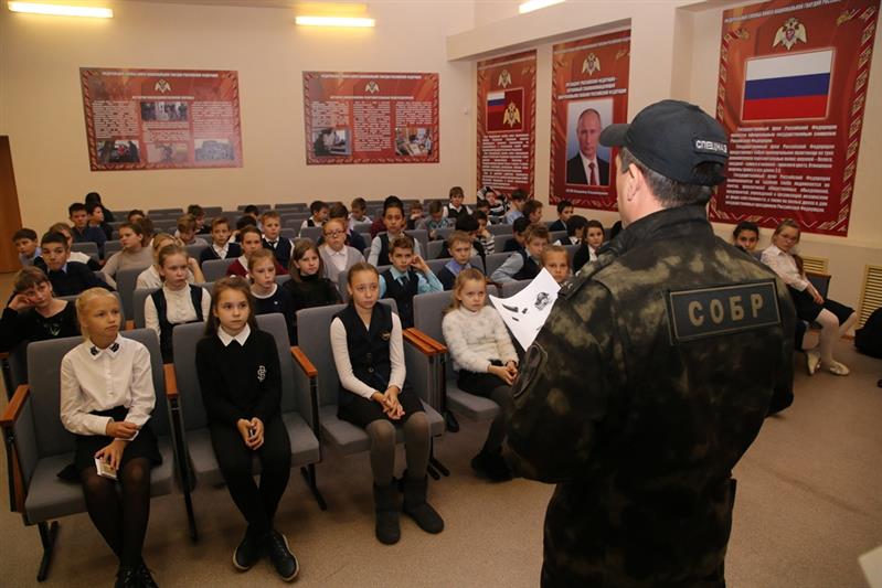 Челябинские росгвардейцы  отметили День народного единства