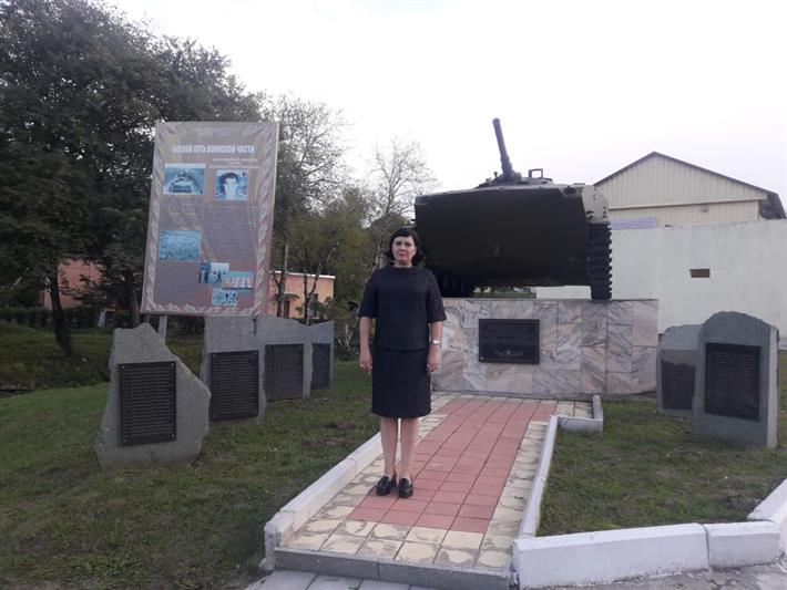 Вдова погибшего в бою офицера внутренних войск посетила воинскую часть в Кабардино-Балкарии, в которой он служил  