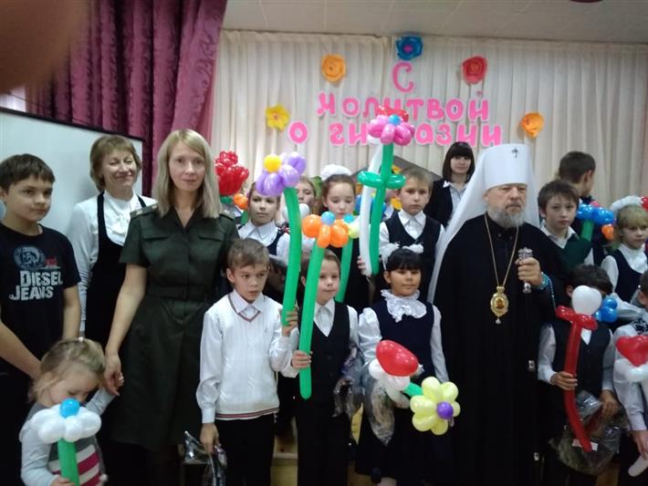 Орловские росгвардейцы поздравили подшефную гимназию-интернат с годовщиной образования  