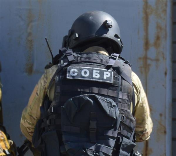 В Курской области при содействии СОБР задержаны подозреваемые в вымогательстве
