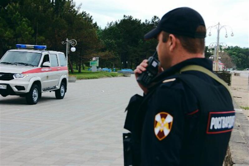 На Кубани сотрудники Росгвардии обеспечили правопорядок во время празднования Дня Военно-морского флота России и матча РПЛ 