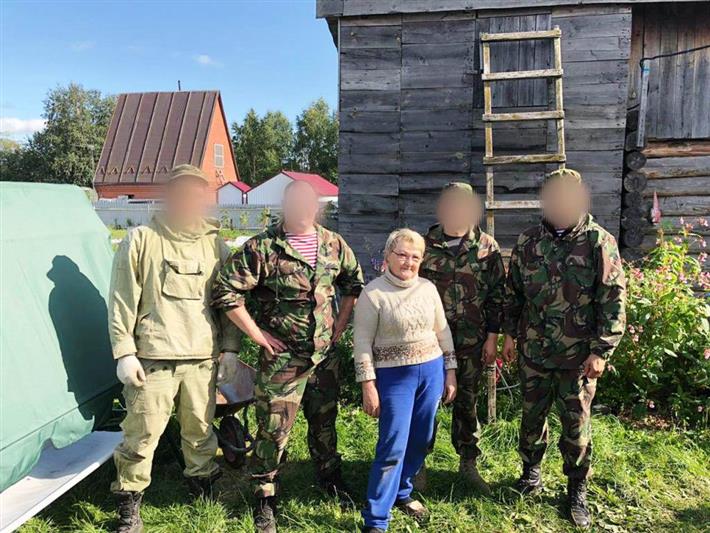 Сотрудники ОМОН Управления Росгвардии по ХМАО-Югре оказали помощь матери погибшего боевого товарища