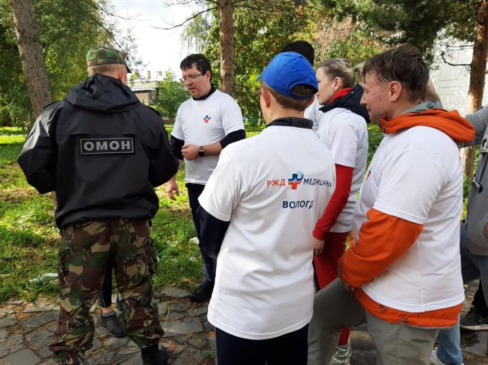 Росгвардейцы провели военно-патриотическую игру для вологодской молодежи 