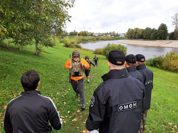 Росгвардейцы провели военно-патриотическую игру для вологодской молодежи 