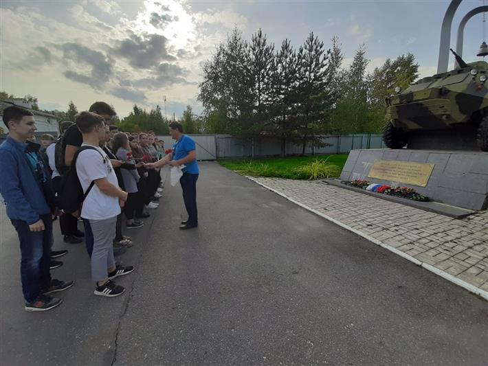 Росгвардейцы провели тематические занятия для кадет вологодской школы 