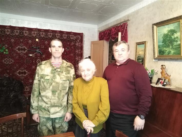 Курганские росгвардейцы навестили вдову ветерана вневедомственной охраны Наталью Ефимову