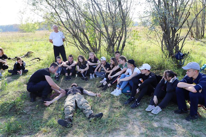 Сотрудники Росгвардии в Рязанской области организовали полевой выход для подшефного кадетского класса