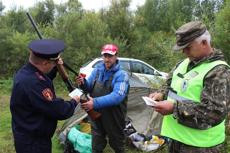 Росгвардейцы проверили владельцев оружия в Новосибирской области