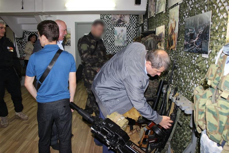 В Дагестане росгвардейцы открыли выставку «Терроризм – необъявленная война»