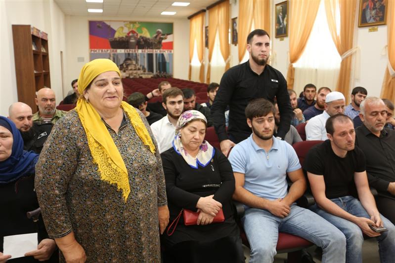 Начальник Управления Росгвардии по Чеченской Республике провёл встречу с гражданами