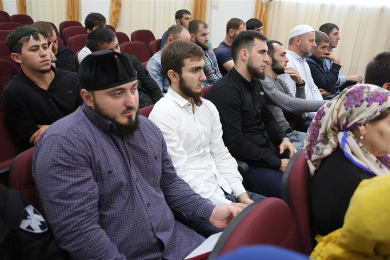 Начальник Управления Росгвардии по Чеченской Республике провёл встречу с гражданами