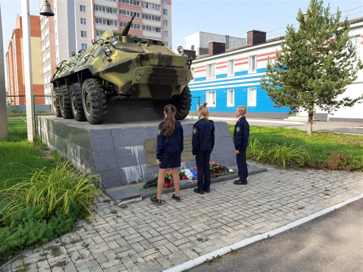 Росгвардейцы провели тематические занятия для кадет вологодской школы