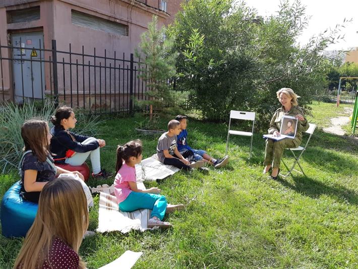 В Новосибирске в необычном формате прошла акция Росгвардии «Читаем записки графа Комаровского»