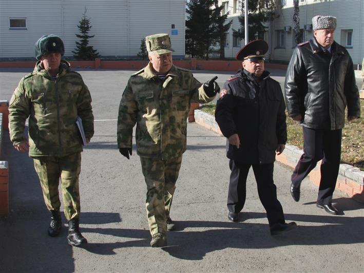 Командующий Сибирским округом войск национальной гвардии проинспектировал Управление Росгвардии по Алтайскому краю
