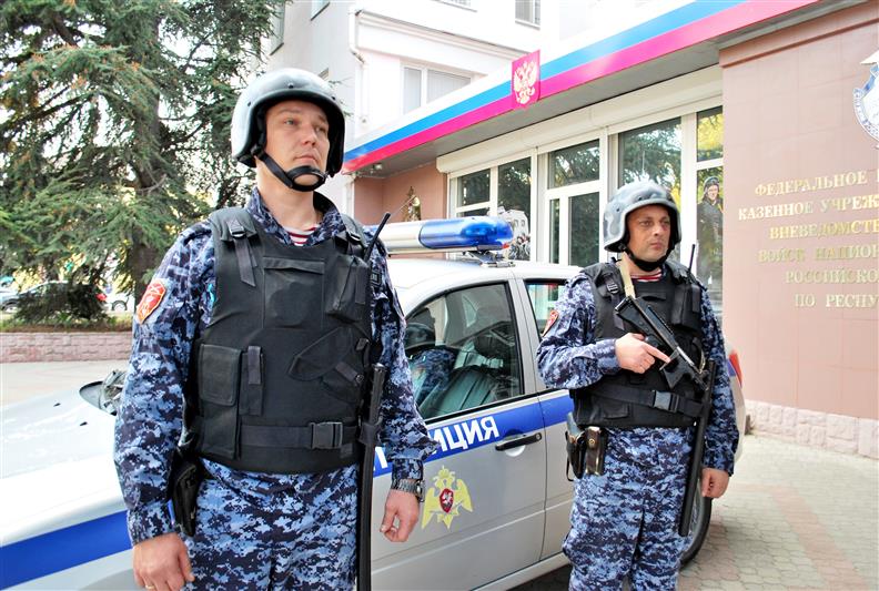 Крымские росгвардейцы пресекли кражу с территории больницы в особо крупном размере 
