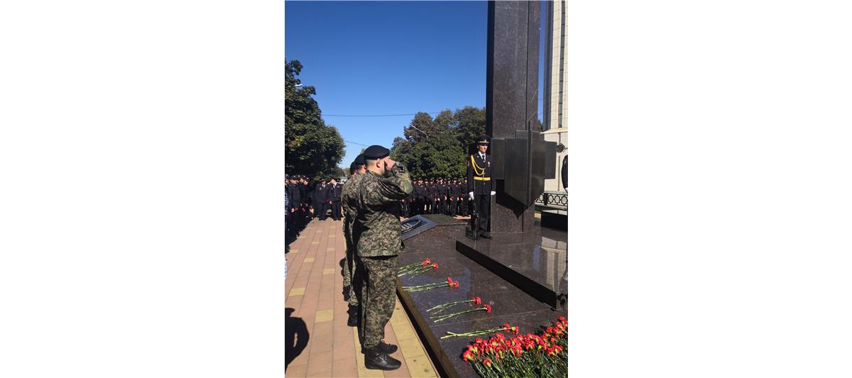 В Нальчике росгвардейцы почтили память сотрудников правоохранительных органов, погибших при исполнении служебного долга
