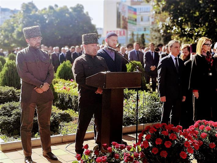 В Нальчике росгвардейцы почтили память сотрудников правоохранительных органов, погибших при исполнении служебного долга