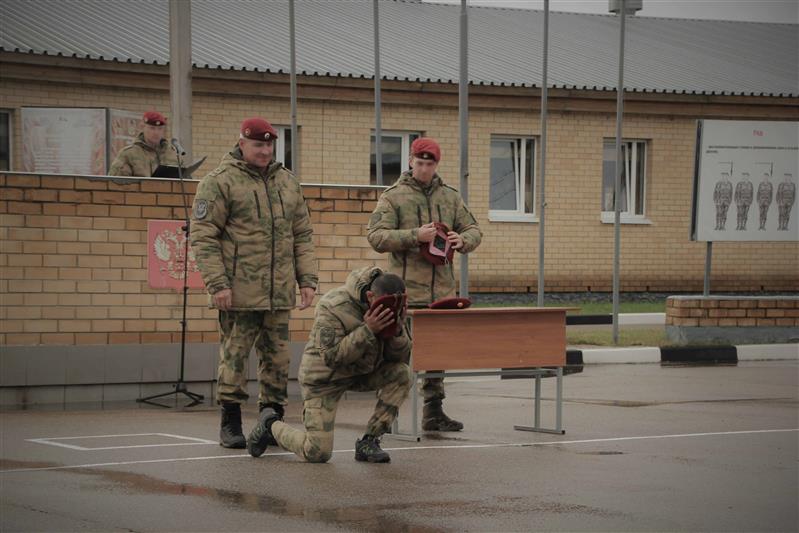Испытания на право ношения крапового берета проведены в Центральном округе Росгвардии 