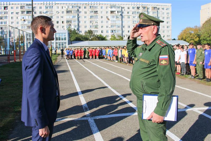 В Ставрополе стартовала легкоатлетическая эстафета памяти полковника Владимира Мезенцева (фото, видео)
