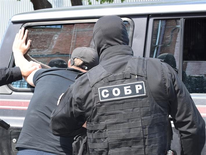 В Иркутске при содействии сотрудников СОБР Росгвардии задержаны лица, похитившие у пенсионера около 400 тысяч рублей