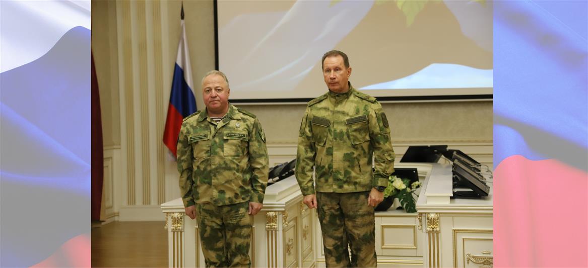 Директор Росгвардии генерал армии Виктор Золотов вручил награды военнослужащим и сотрудникам ведомства, отличившимся при ликвидации последствий наводнения в Иркутской области (видео)