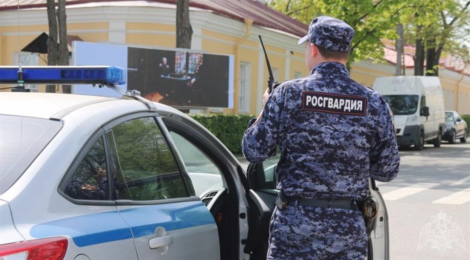 В Красноярске сотрудники Росгвардии помогли потерявшейся пожилой женщине вернуться в приют