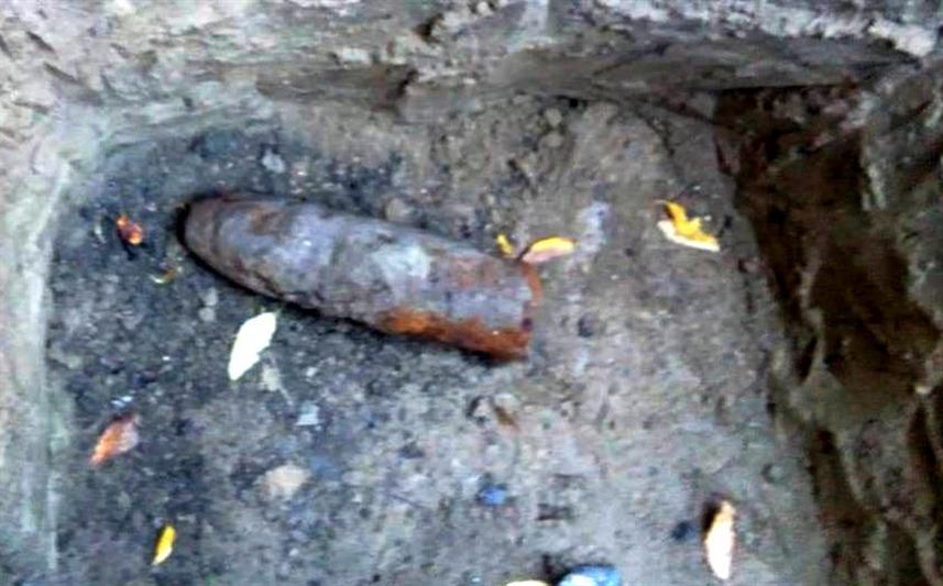 Саперы таганрогского ОМОН обследовали снаряд времен Великой Отечественной войны