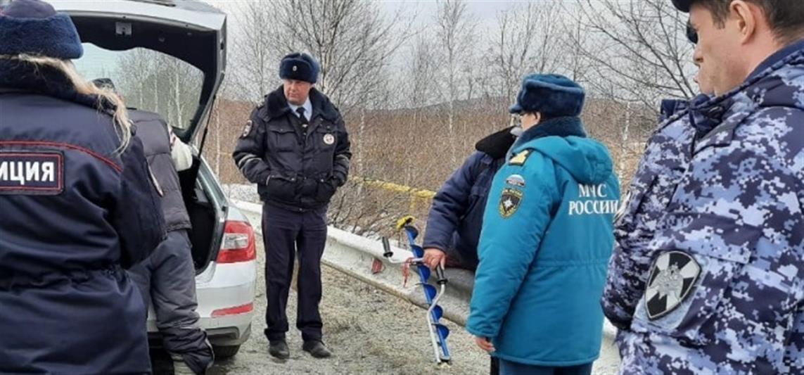 На Среднем Урале росгвардейцы участвуют в мероприятиях с целью недопущения ЧП во время рыбной ловли на тонком льду