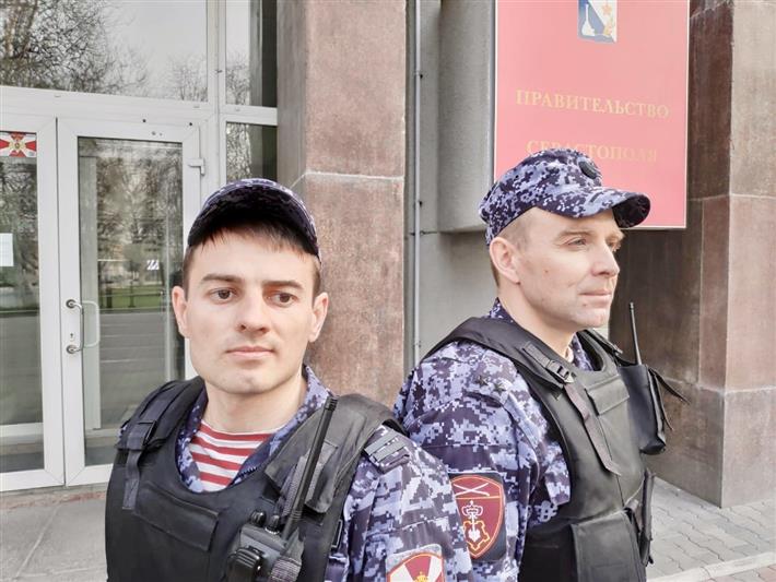 Росгвардейцы предотвратили пожар в здании правительства города Севастополя