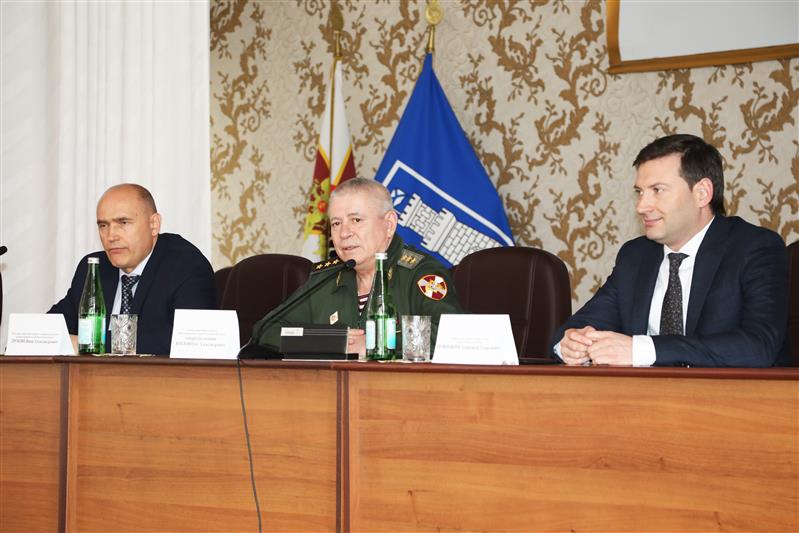Военнослужащим и сотрудникам Южного округа Росгвардии вручили ведомственные и региональные награды