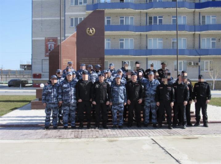 В Дагестане росгвардейцы почтили память погибших сослуживцев