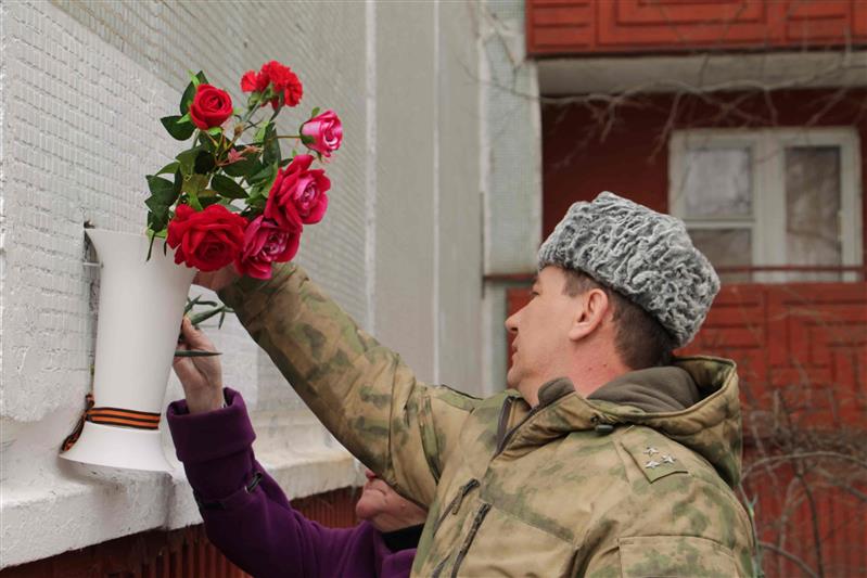 В озерском соединении Росгвардии почтили память погибших воинов правопорядка
