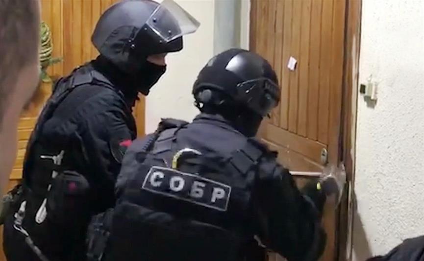 В Ленинградской области при содействии сотрудников СОБР пресечен факт незаконного оборота спиртосодержащей продукции 