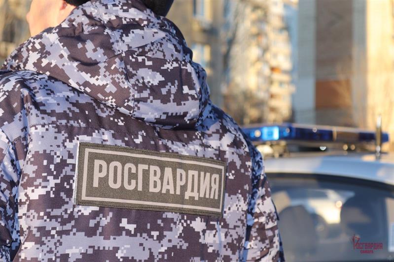 В Саратове сотрудники Росгвардии задержали гражданина, угрожавшего расправой работнику коммунальной службы