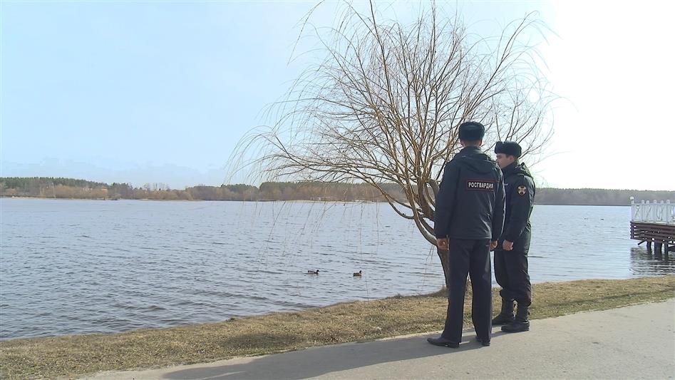 В Пензенской области росгвардейцы и спасатели пришли на помощь подросткам, оказавшимся в опасности