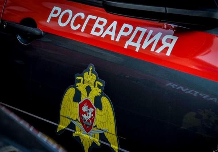 Астраханские росгвардейцы, задержавшие правонарушителя, отмечены Благодарственными письмами руководителя одного из подразделений полиции